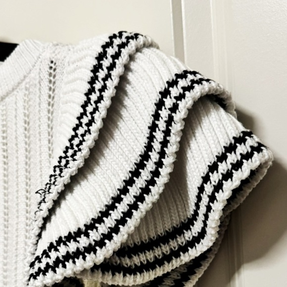 VIGOSS Textured Knit Flutter-Sleeve Top, Small white w/black stripes - Picture 5 of 8